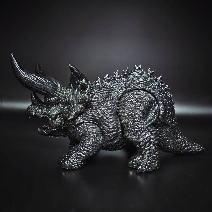 DinoKaiju Trike Obsidian Gold - Image 2