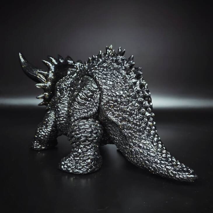 DinoKaiju Trike Obsidian Gold - Image 3