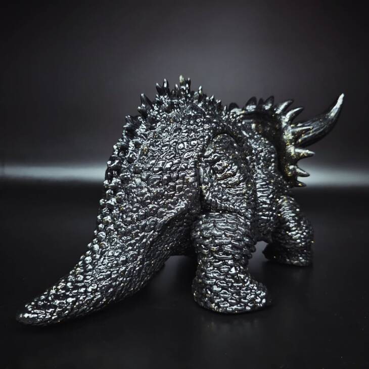DinoKaiju Trike Obsidian Gold - Image 4