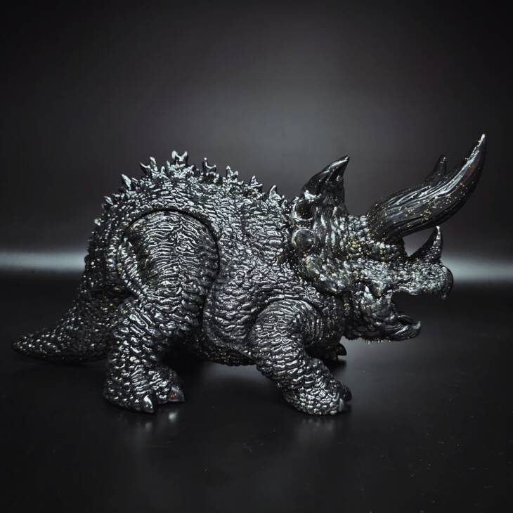 DinoKaiju Trike Obsidian Gold - Image 5