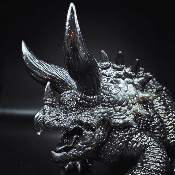 DinoKaiju Trike Obsidian Gold - Image 7