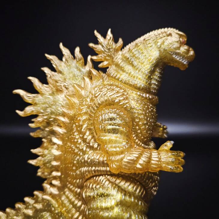 Shin Desu Golden Dragon Glitter - Image 8