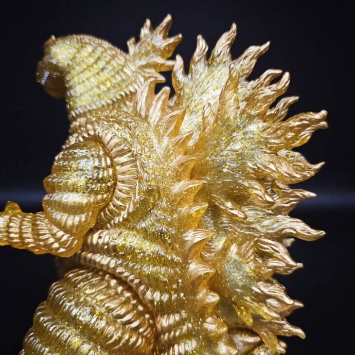 Shin Desu Golden Dragon Glitter - Image 9