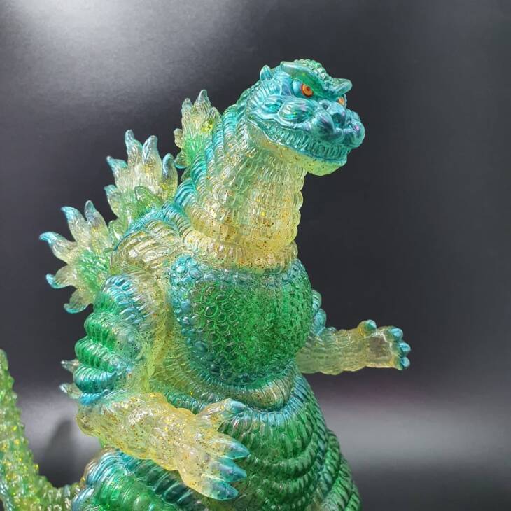 Shin Desu Hulk Gold Glitter Fade - Image 8