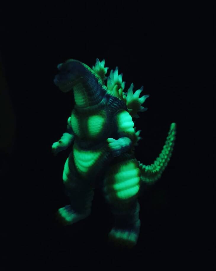 Super Glow Kobe Colourway Shin Desu - Image 5