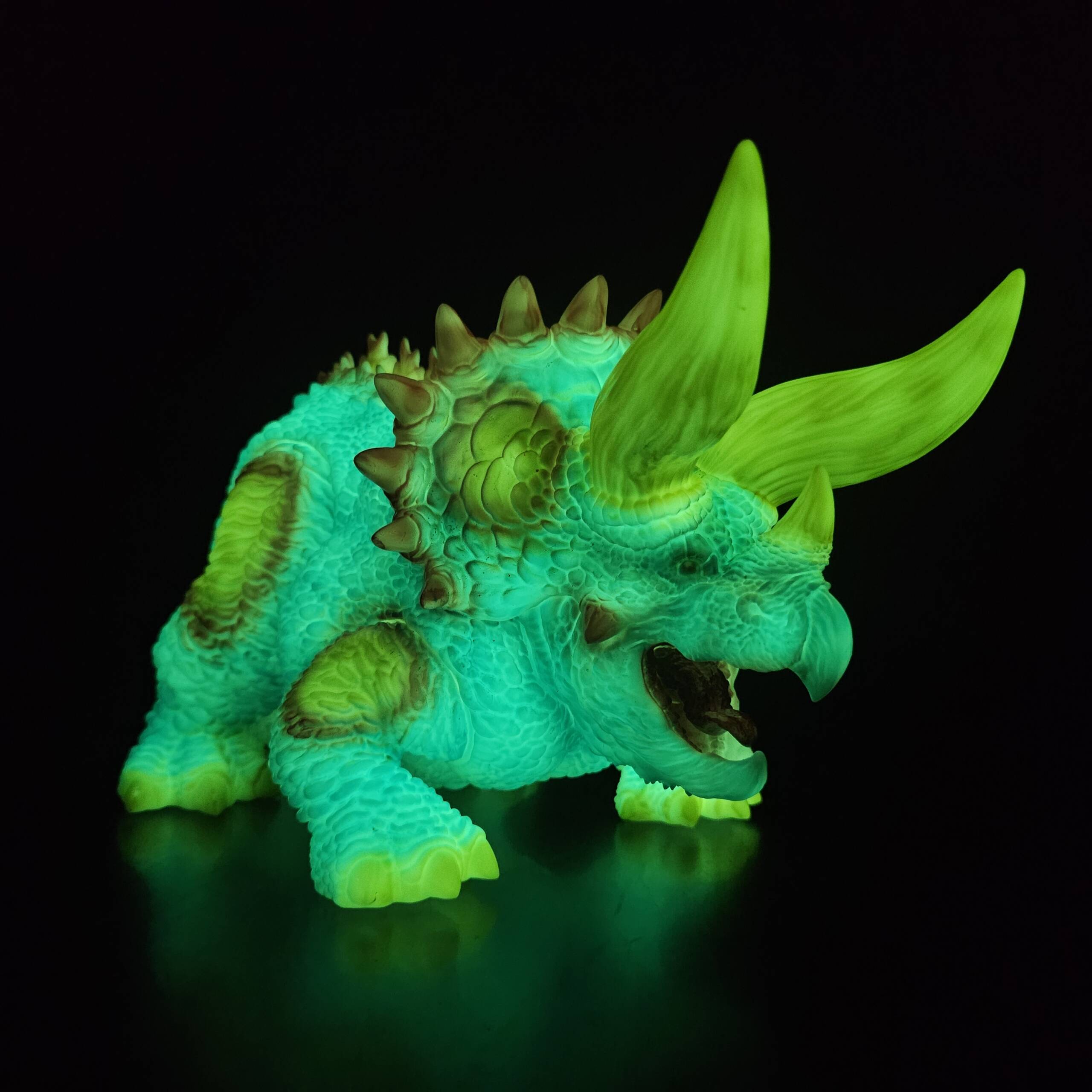DinoKaiju Trike #10 Colourway: Infra Super Glow! - Image 5