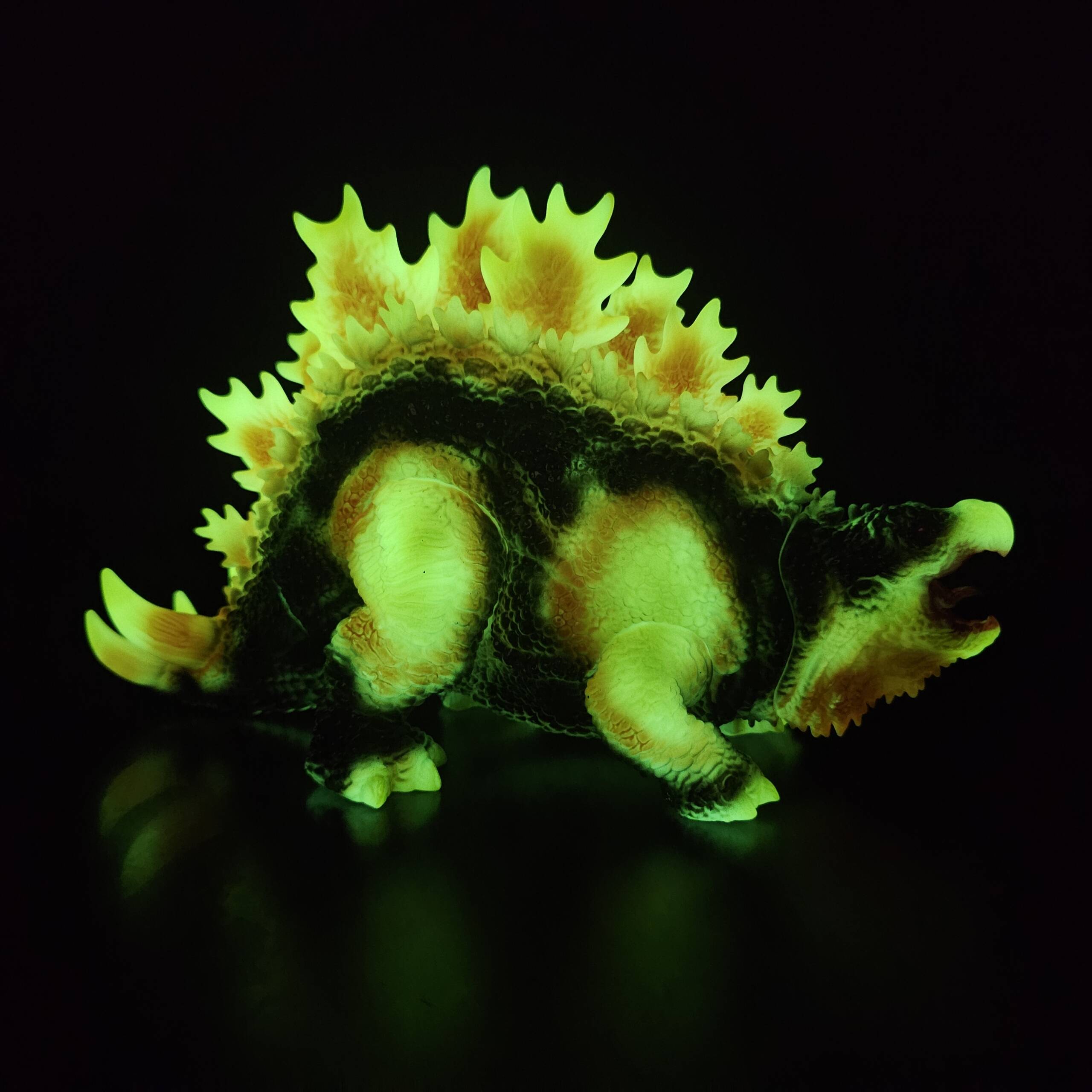DinoKaiju Stego #9 Colourway: Burning Super Glow! - Image 11