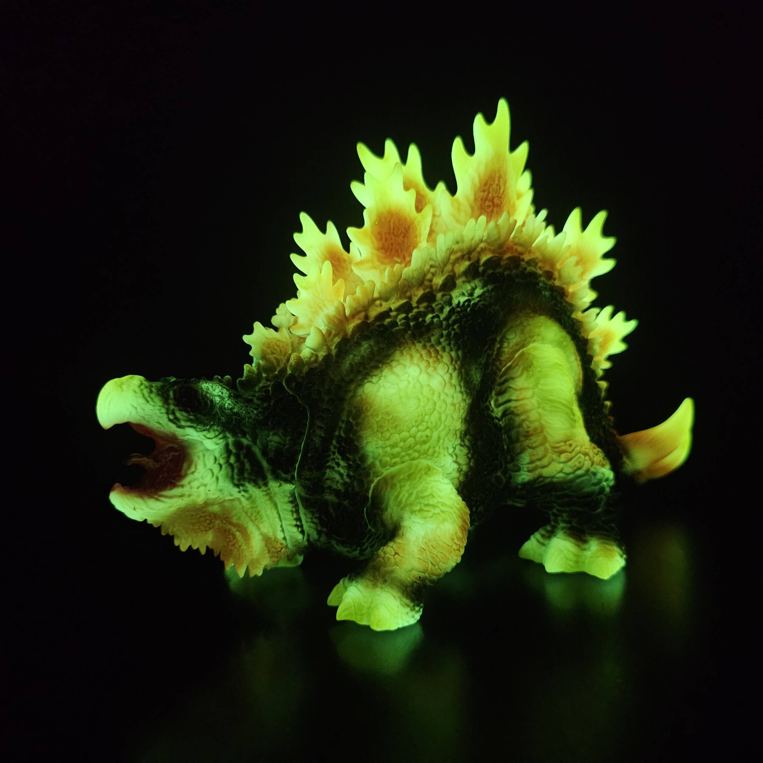 DinoKaiju Stego #9 Colourway: Burning Super Glow! - Image 8