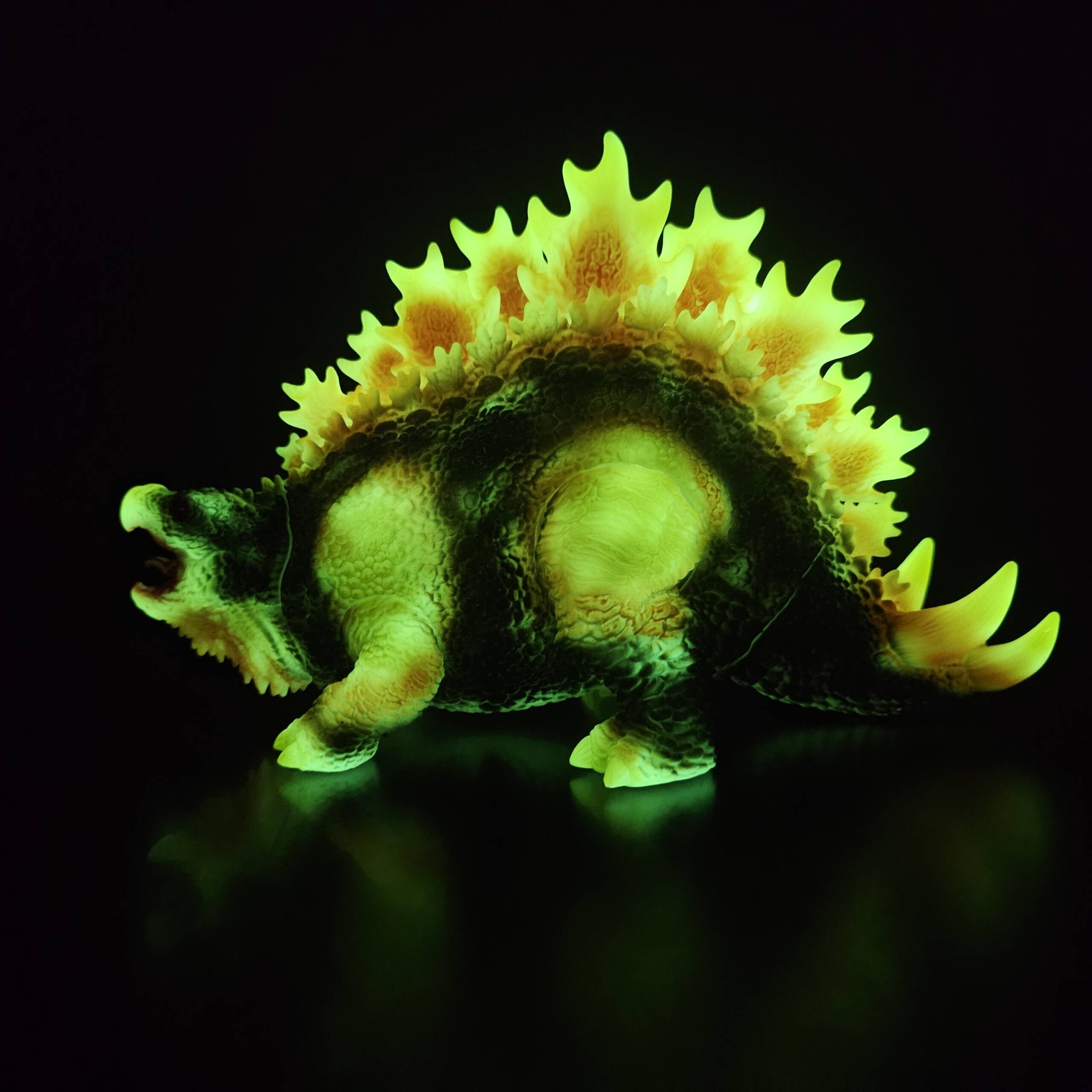 DinoKaiju Stego #9 Colourway: Burning Super Glow! - Image 9