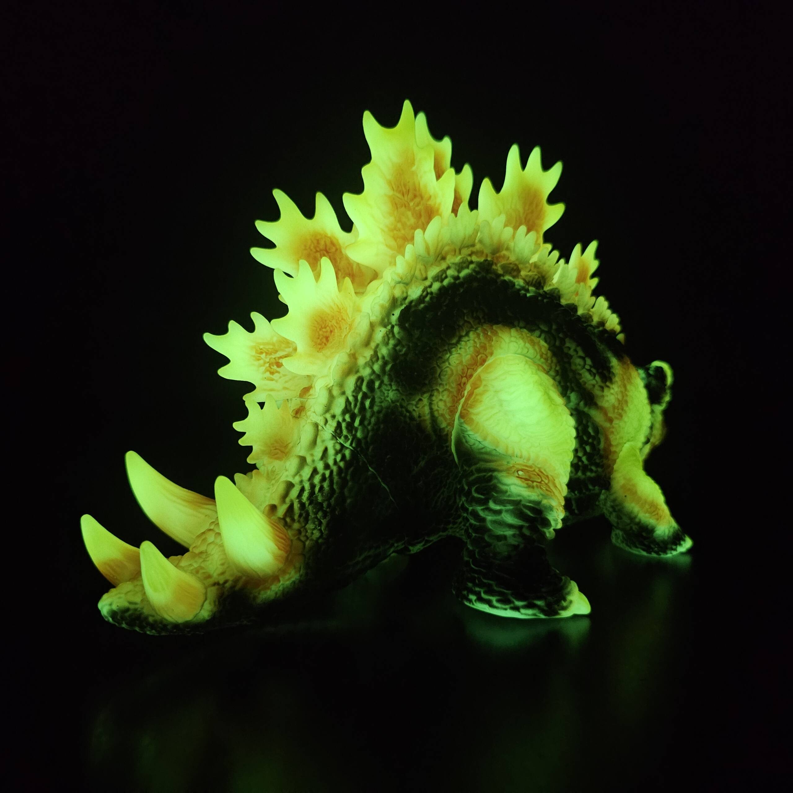DinoKaiju Stego #9 Colourway: Burning Super Glow! - Image 10